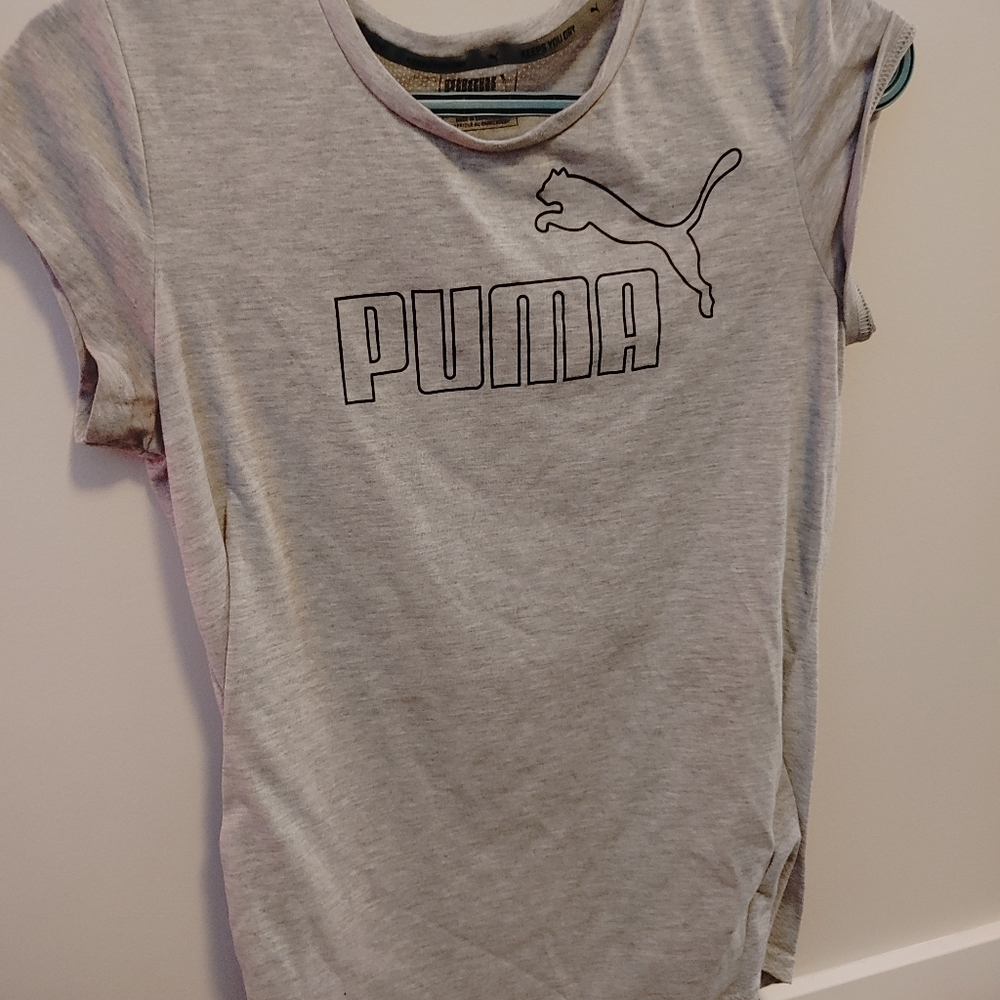 Grey puma tshirt